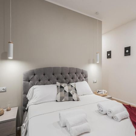The Best Rent - Modern Three-Bedroom Apartment A Few Steps From The Colosseum Roma Exterior foto