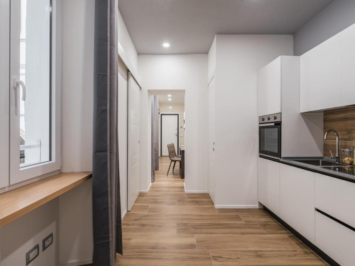 The Best Rent - Modern Three-Bedroom Apartment A Few Steps From The Colosseum Roma Exterior foto