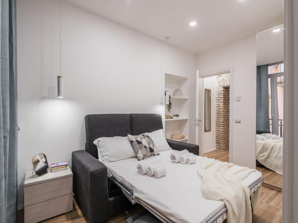 The Best Rent - Modern Three-Bedroom Apartment A Few Steps From The Colosseum Roma Exterior foto
