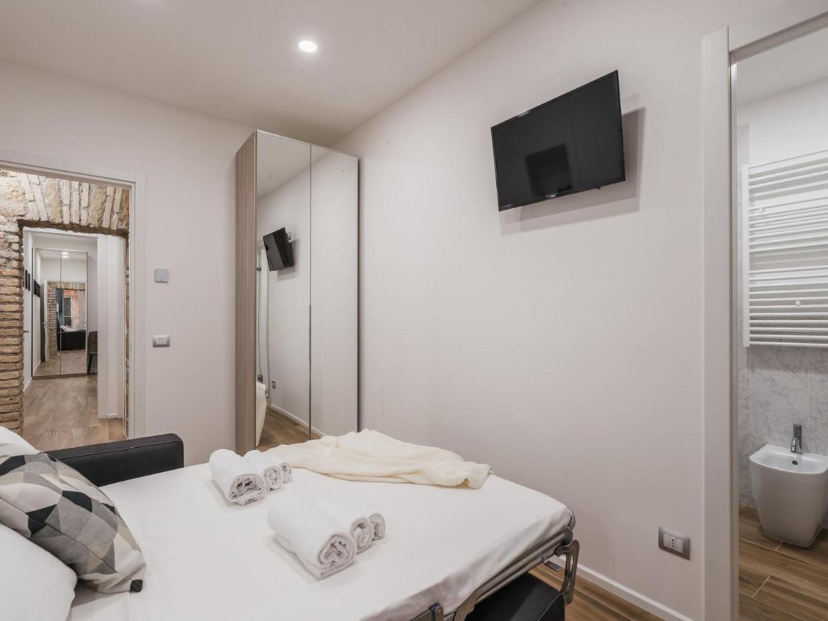 The Best Rent - Modern Three-Bedroom Apartment A Few Steps From The Colosseum Roma Exterior foto