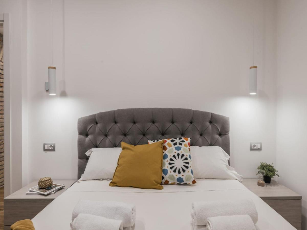 The Best Rent - Modern Three-Bedroom Apartment A Few Steps From The Colosseum Roma Exterior foto
