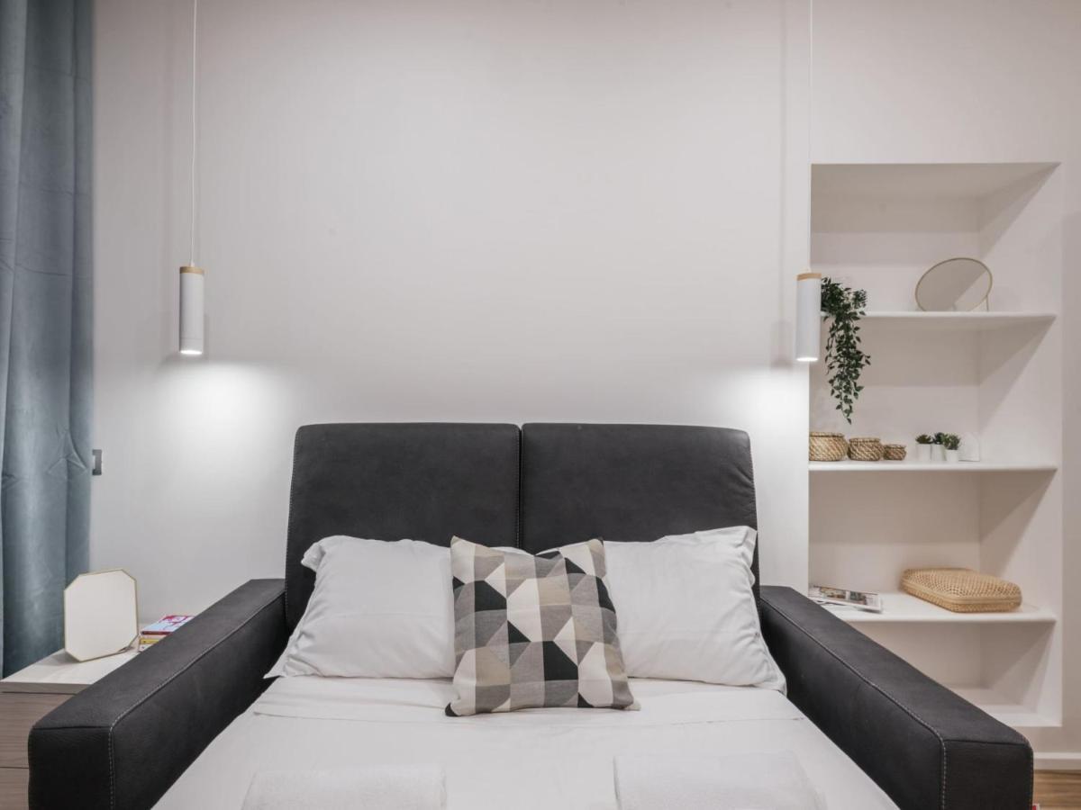 The Best Rent - Modern Three-Bedroom Apartment A Few Steps From The Colosseum Roma Exterior foto